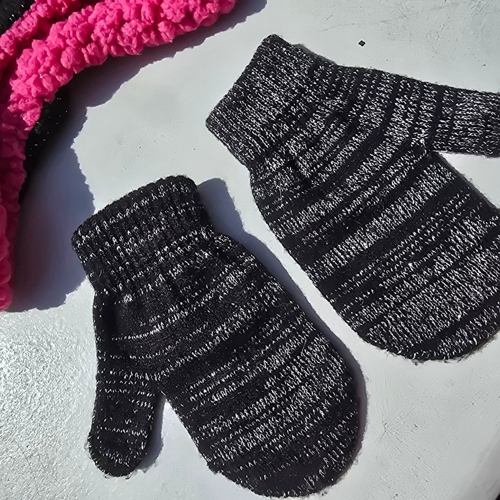 Disney Minnie Mouse Hat and Mittens Set Girls - Picture 2 of 3